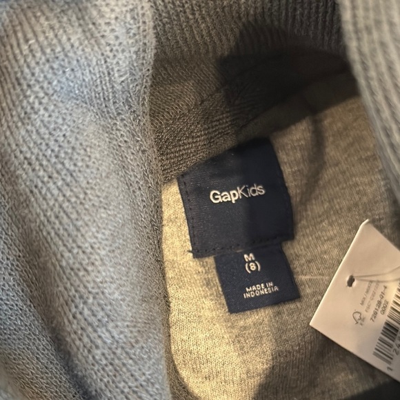 GAP kids Black and Gray Striped Sweater - brand new - Picture 2 of 7